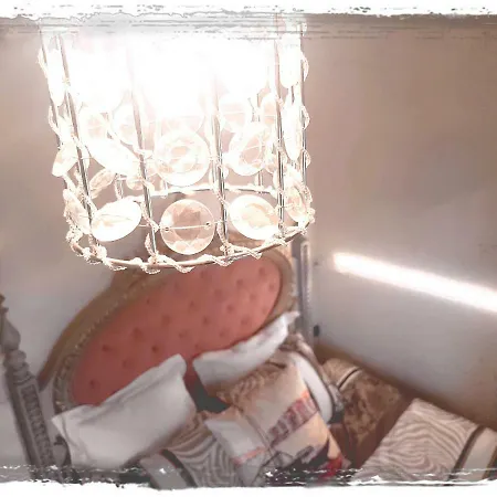 Bed & Breakfast D'arte Lisbon