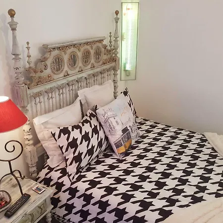 Bed & Breakfast D'arte Lisbon